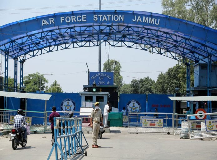 indian-air-force-Jamu-station-696x515